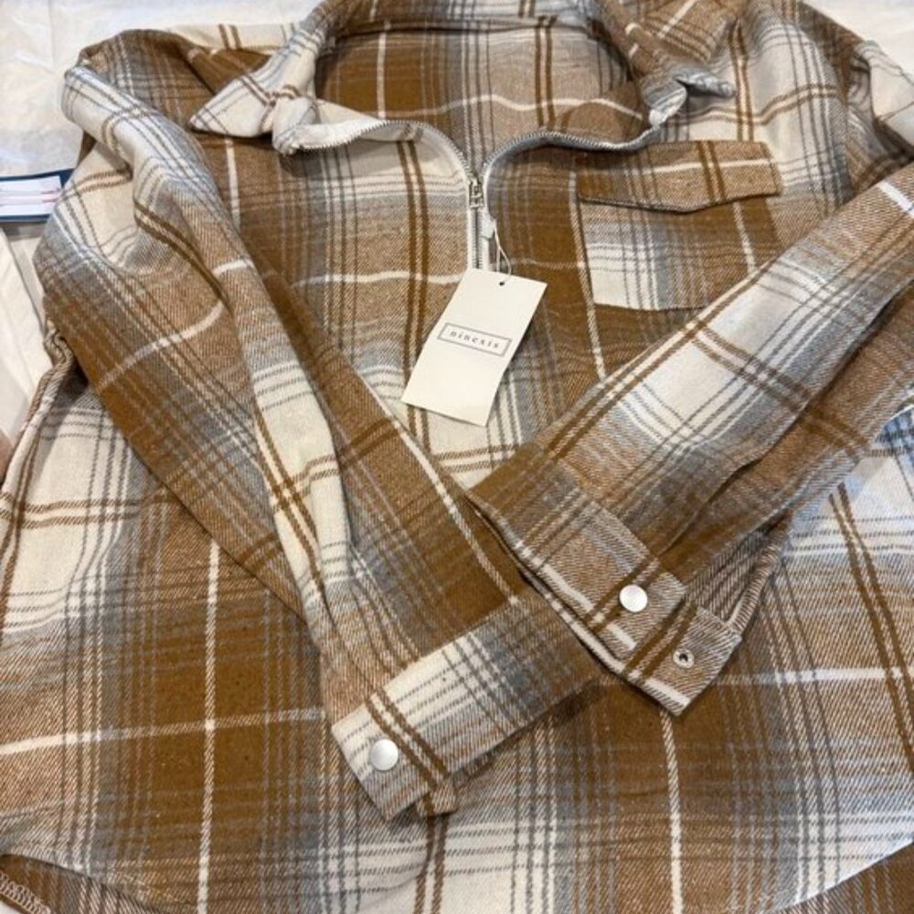 30. NWT Plaid Zipper Lapel Loose Shirt Top Size XL
